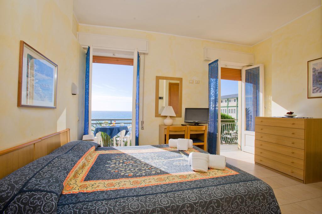 Hotel Lido Pietra Ligure Room photo