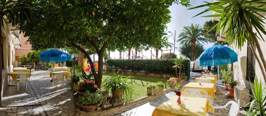 Hotel Lido Pietra Ligure Exterior photo