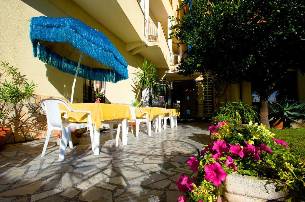 Hotel Lido Pietra Ligure Exterior photo