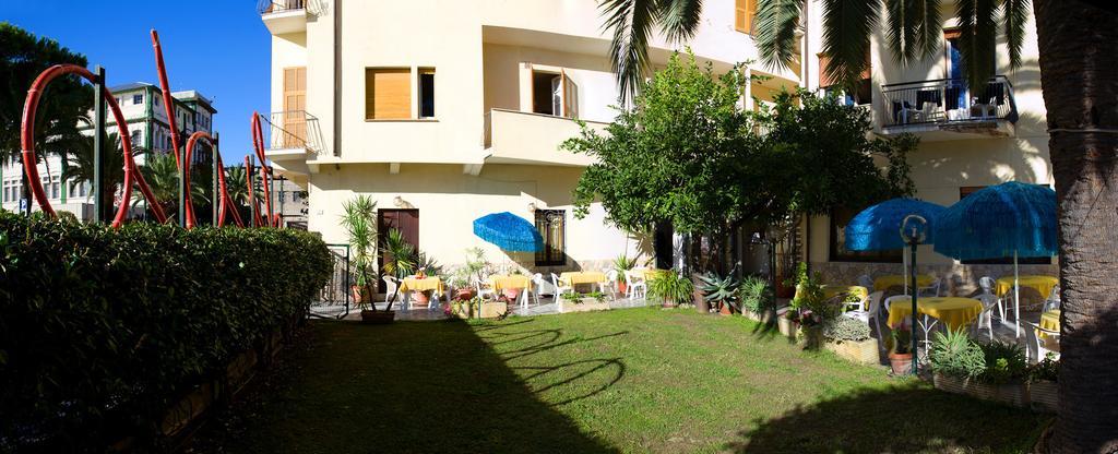 Hotel Lido Pietra Ligure Exterior photo