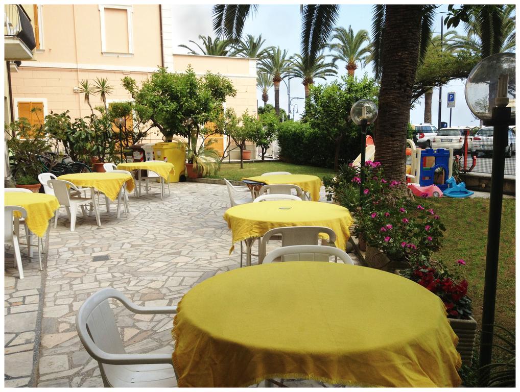 Hotel Lido Pietra Ligure Exterior photo