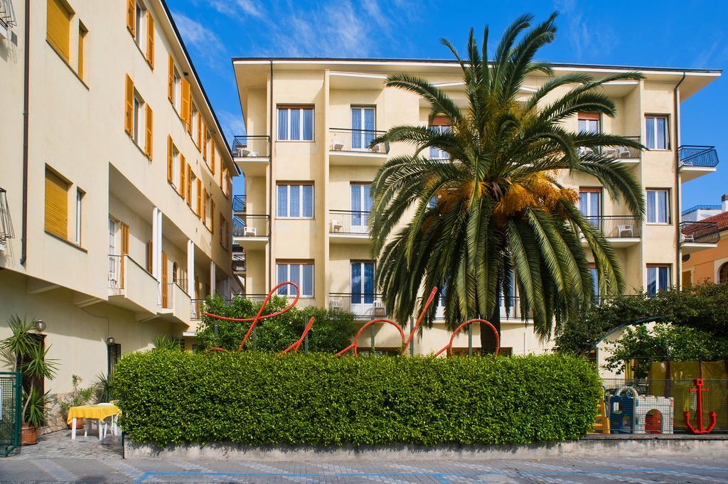 Hotel Lido Pietra Ligure Exterior photo